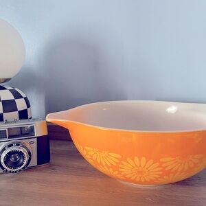 Pyrex Cinderella bowl Daisy Orange Pyrex 444